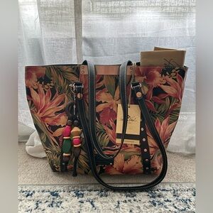 NWT RARE Patricia Nash Benvenuto Tote